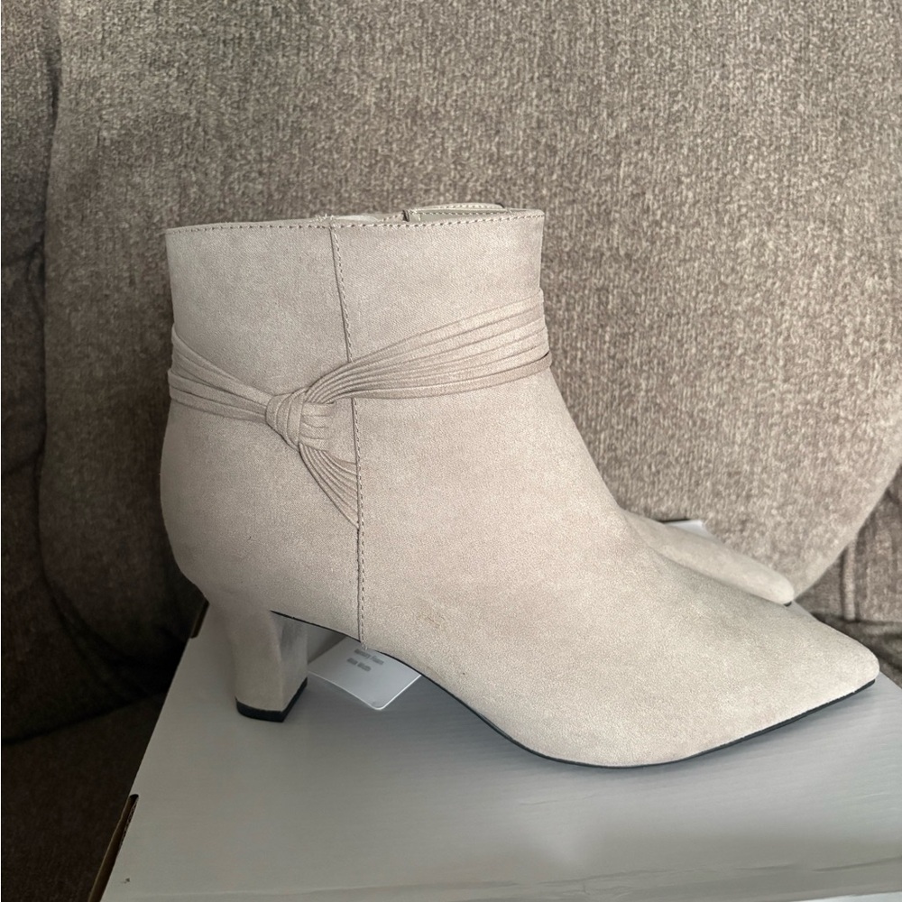 Women’s East 5th Mander W Koala Wide Width Memory Foam Heel Boots Size 9W